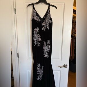 Black Velvet Floor-length Dress